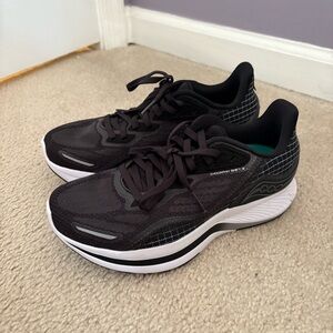 Saucony Endorphin Shift 2 - size 7 barely used